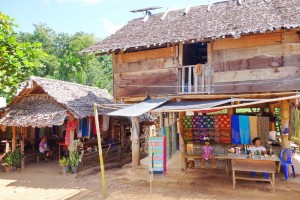 huay pu keng, baan huay pu keng, long neck village, baan nam phiang din, baan nam piang din