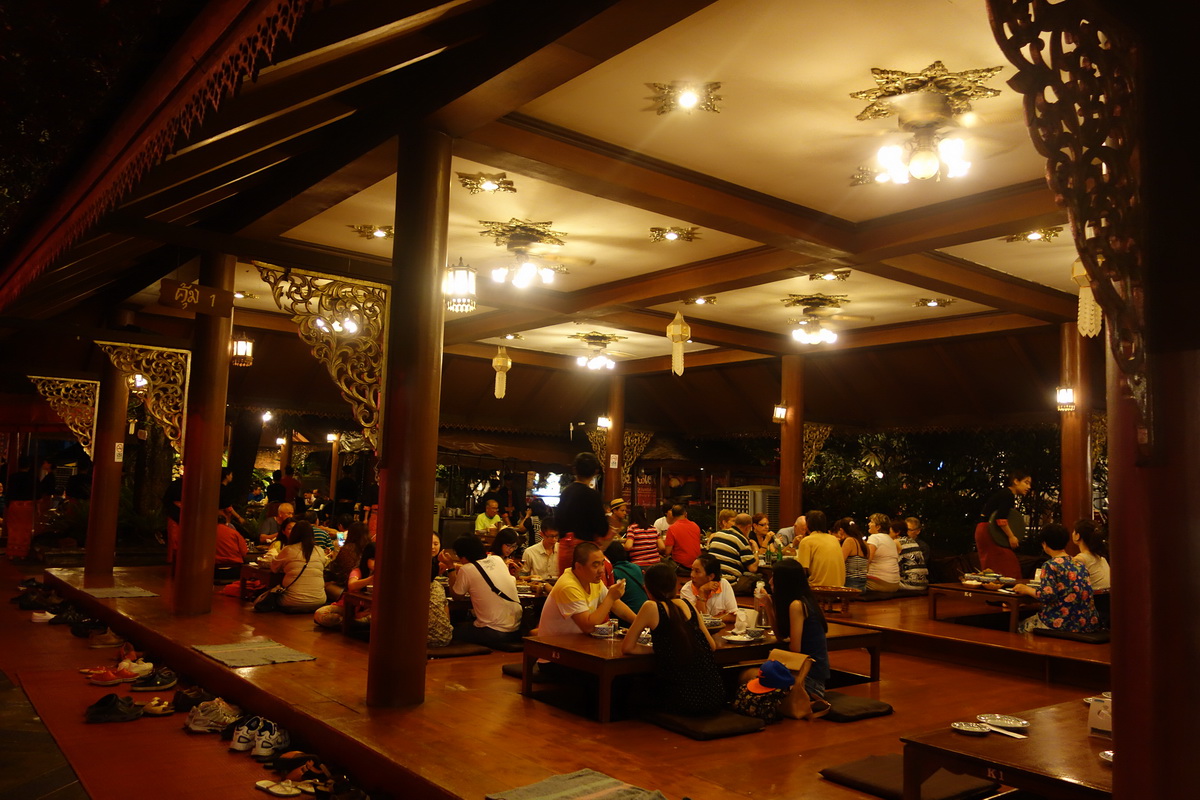 khantoke, khantoke dinner, khantoke in chiang mai, khantoke dinner in chiang mai