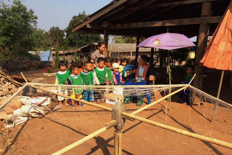 white hmong hill tribe, white hmong hill tribe of khun chang kian, khun chang kian hmong village