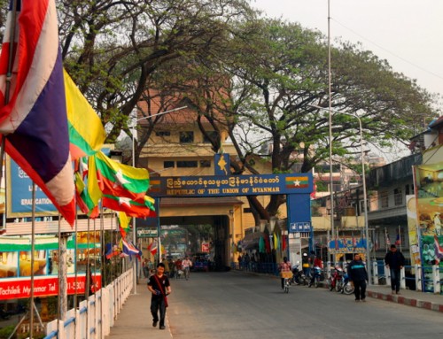 Tachileik Market