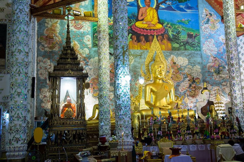 sights in phrae, wat phra that cho hae, phra that cho hae temple, wat phra that cho hae in phrae, phra that cho hae temple in phrae