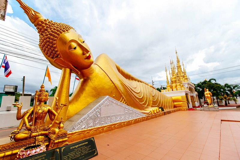 attractions in the north of thailand, attractions in phrae, phrae attractions, wat pong sunan, pong sunan temple, wat pong sunan in phare, pong sunan temple in phare