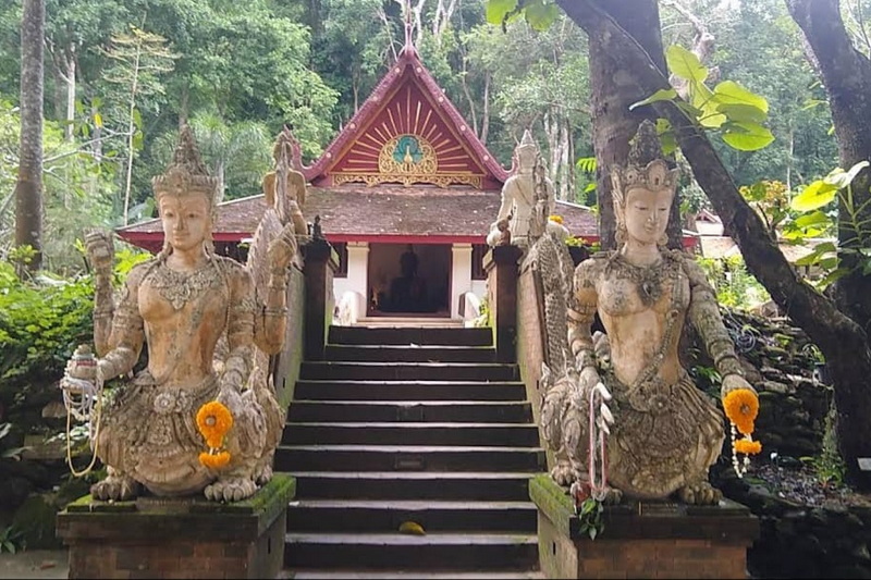 wat pha lad, wat pha lat, pha lad temple, pha lat temple