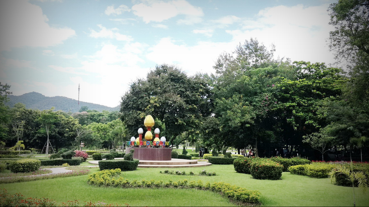 San Kamphaeng Hot Springs : One of the most popular tourist attraction