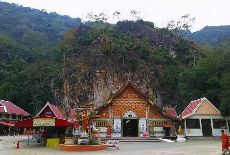 Tham Pum and Tham Pla Cave Also known as Wat Tham Pla Cave