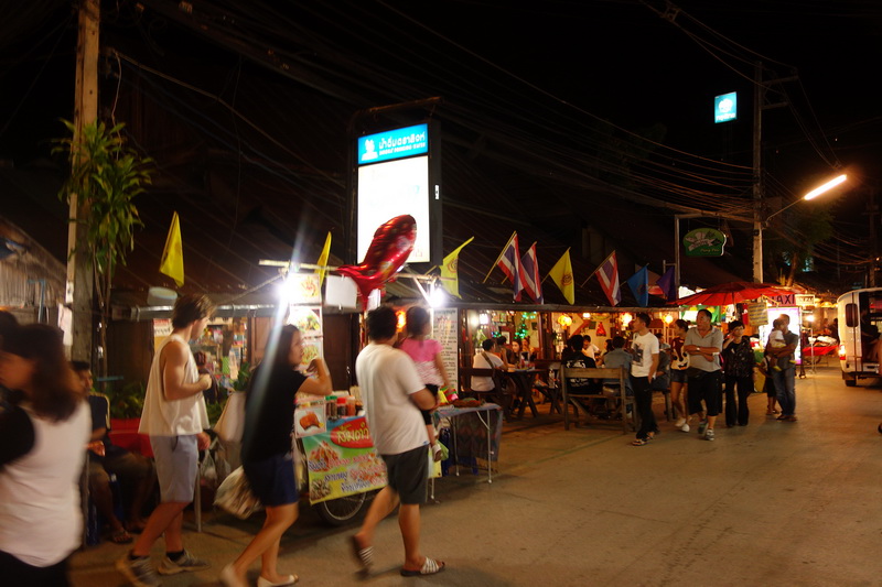 Pai Walking Street ‘Chilling night market with lots of food and things ...