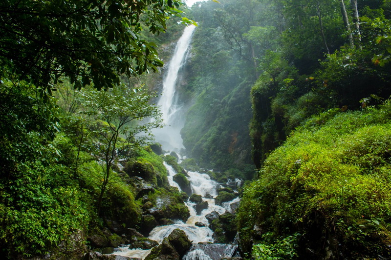 Mae Surin Waterfall National Park : National Park in Mae Hong Son