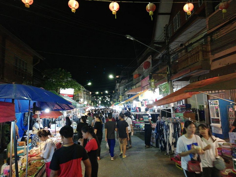 Kad Kong Ta Walking Street ‘Fun and Enjoy with various types of goods’