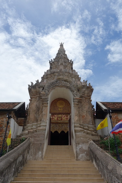 wat phra that lampang luang, wat phrathat lampang luang, wat lampang luang, phra that lampang luang temple, phrathat lampang luang temple, lampang luang temple, important temples in lampang, attraction temples in lampang