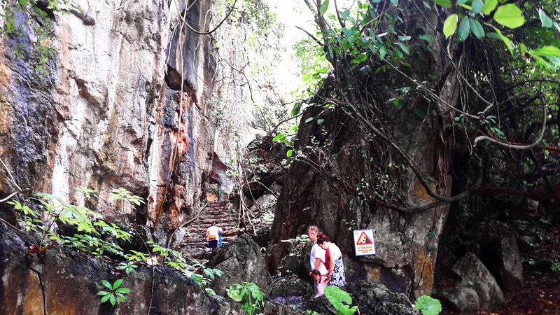 tham pha nang koi, tham pha nang koi in phrae, pha nang koi cave, pha nang koi cave in phrae