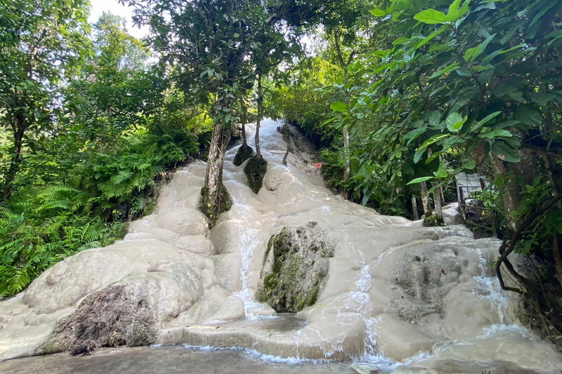 buatong waterfall, bua tong waterfall, buatong sticky waterfall, bua tong sticky waterfall, sticky waterfall, sticky waterfall chiang mai